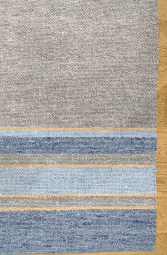 Schafwollteppich blau-grau gestreift, gewalkt, 130/200 cm – Bild 2
